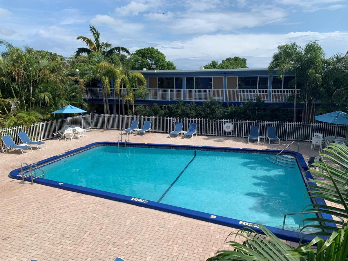 Rodeway Inn & Suites Fort Lauderdale Airport & Cruise Port Dania Beach Ngoại thất bức ảnh