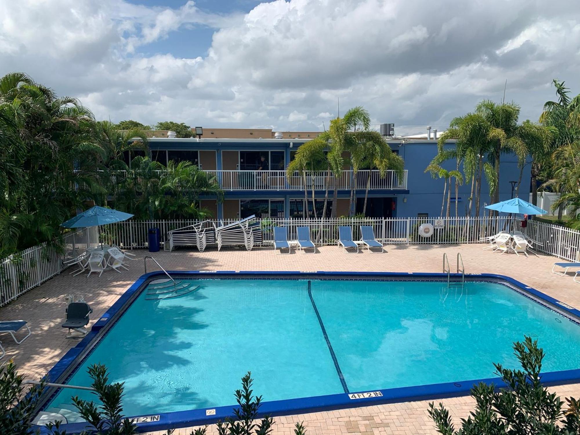 Rodeway Inn & Suites Fort Lauderdale Airport & Cruise Port Dania Beach Ngoại thất bức ảnh