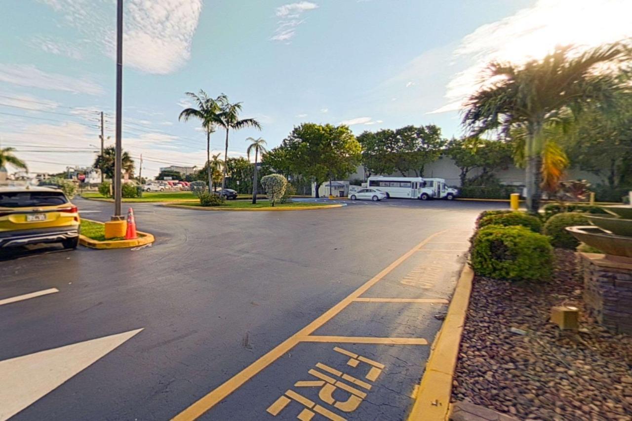 Rodeway Inn & Suites Fort Lauderdale Airport & Cruise Port Dania Beach Ngoại thất bức ảnh