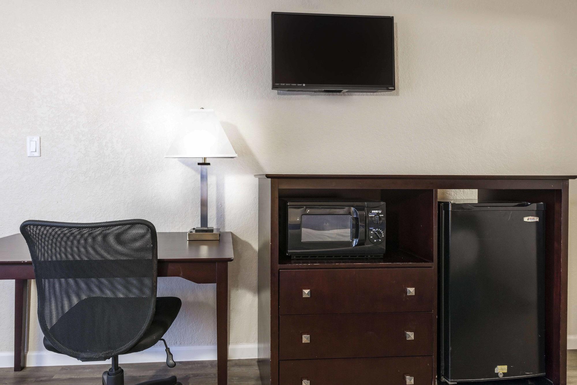 Rodeway Inn & Suites Fort Lauderdale Airport & Cruise Port Dania Beach Ngoại thất bức ảnh